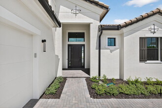 9512 St Germain Dr in Palm Beach Gardens, FL - Building Photo - Building Photo