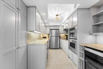 3450 S Ocean Blvd in Palm Beach, FL - Building Photo - Building Photo