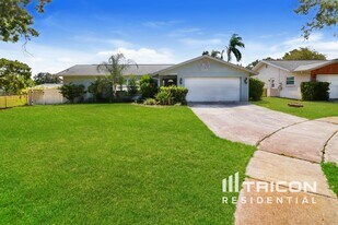 507 Edmonton Ct in Clearwater, FL - Building Photo