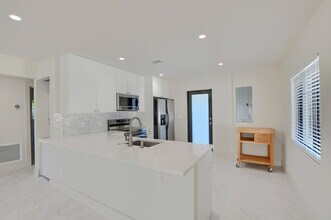 2503 Oceanview Ave in Delray Beach, FL - Building Photo - Building Photo