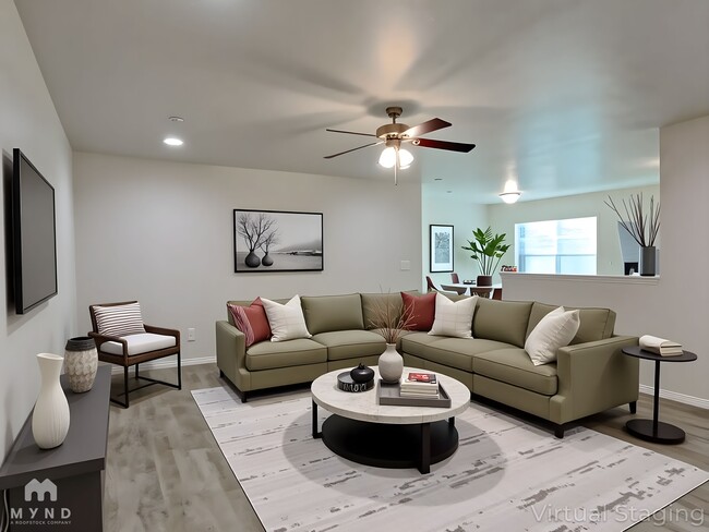 2923 Russell Rd in Chickasha, OK - Foto de edificio - Building Photo