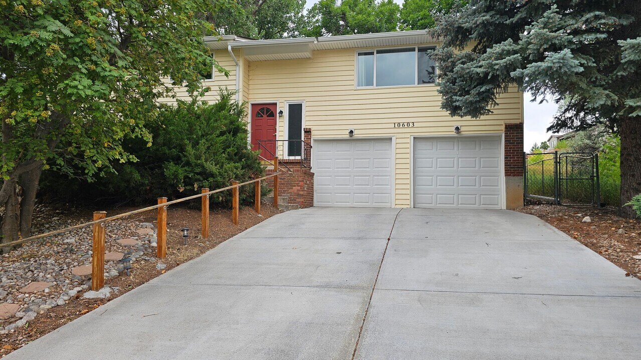 10603 Van Gordon Way in Westminster, CO - Building Photo