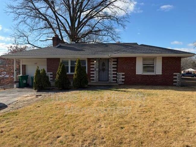 1110 Jennings Station Rd in St. Louis, MO - Foto de edificio - Building Photo