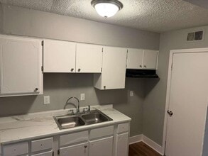 1010 University St in Memphis, TN - Building Photo - Building Photo