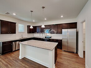 546 Slew Dr in Holly Springs, GA - Foto de edificio - Building Photo