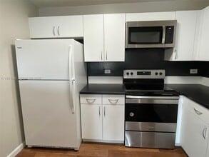 3650 N 56th Ave in Hollywood, FL - Building Photo - Building Photo