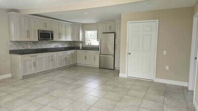 703 Ulrich Rd in Fort Pierce, FL - Building Photo - Building Photo