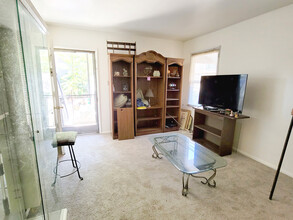 14161 Friar St in Van Nuys, CA - Building Photo - Interior Photo