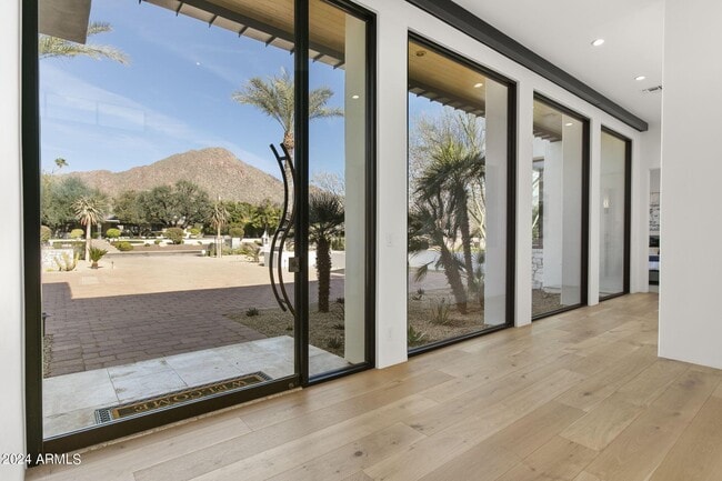 4635 E Exeter Blvd in Phoenix, AZ - Building Photo - Building Photo