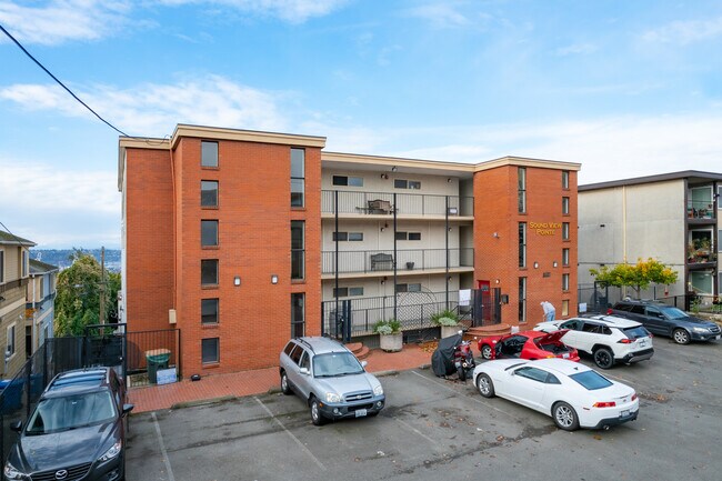 Sound View Pointe in Seattle, WA - Foto de edificio - Building Photo