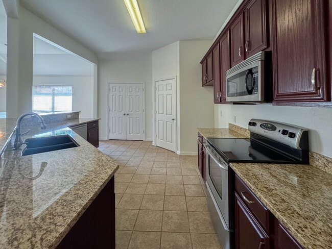 44 Heron Dr in Sanger, TX - Building Photo - Building Photo