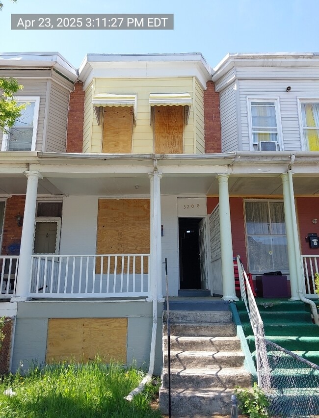 property at 3208 W Belvedere Ave