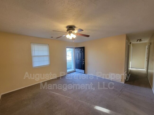 116 Magnolia Dr in Grovetown, GA - Building Photo - Building Photo