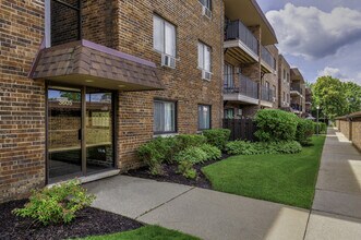 3605 Central Rd in Glenview, IL - Building Photo - Building Photo