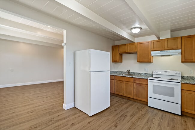 1970 Powell St, Unit D