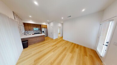 5339 W Falls View Dr in San Diego, CA - Building Photo - Building Photo