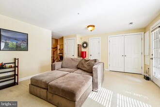 13728 Lambertina Pl in Rockville, MD - Building Photo - Building Photo