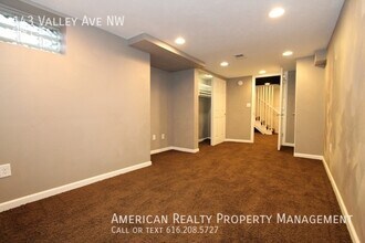 143 Valley Ave NW in Grand Rapids, MI - Building Photo - Building Photo