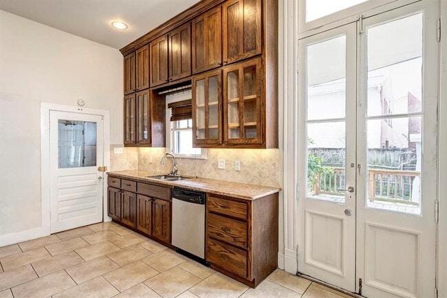 306 Dennis St, Unit #1 in Houston, TX - Building Photo - Building Photo