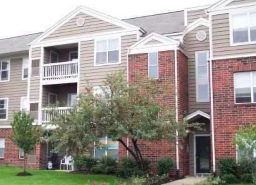 125 Glengarry Dr in Bloomingdale, IL - Building Photo
