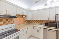 177 Lake Evelyn Dr in West Palm Beach, FL - Building Photo - Building Photo