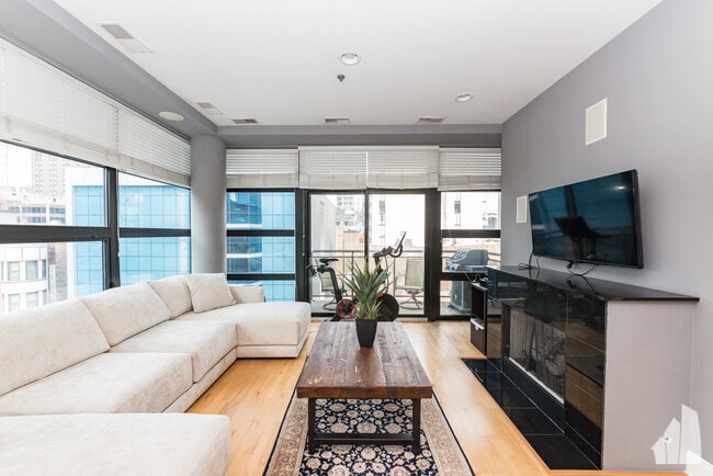 property at 101 W Superior St