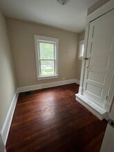 82 N Hamilton St, Unit Unit #2 in Poughkeepsie, NY - Foto de edificio - Building Photo