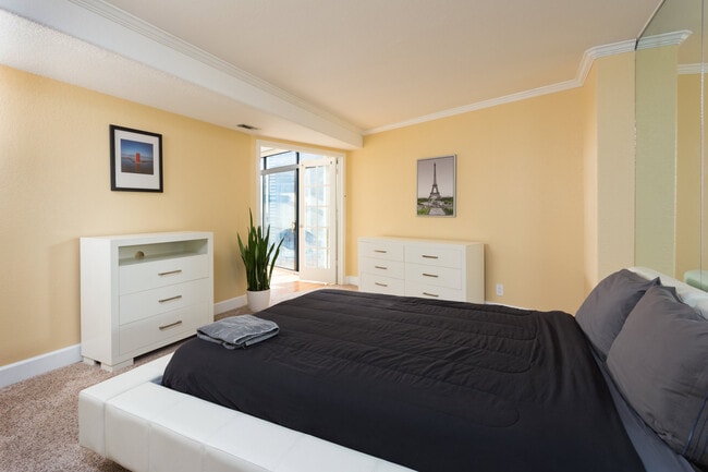 1777 Larimer St, Unit 2011 in Denver, CO - Foto de edificio - Building Photo