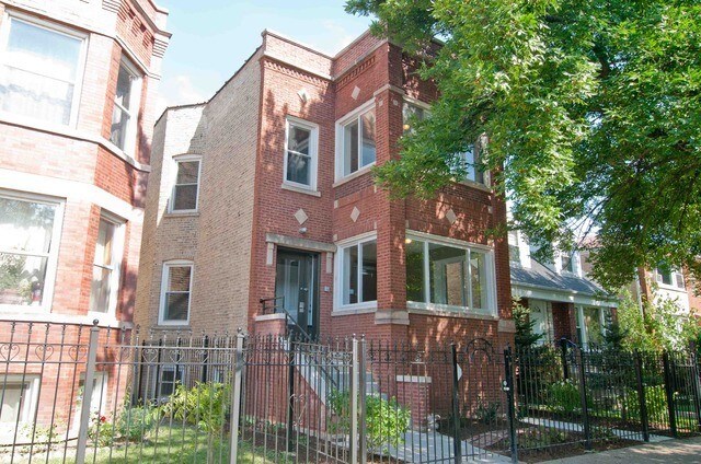2447 N Lowell Ave in Chicago, IL - Building Photo