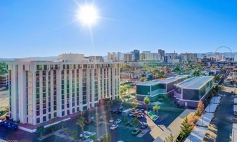 3930 S University Center Dr in Las Vegas, NV - Building Photo