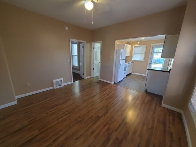 407 17th Ave in Moline, IL - Building Photo - Building Photo