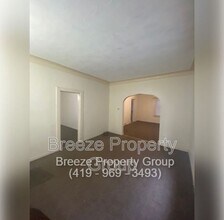 319 N Detroit Ave in Toledo, OH - Building Photo - Building Photo
