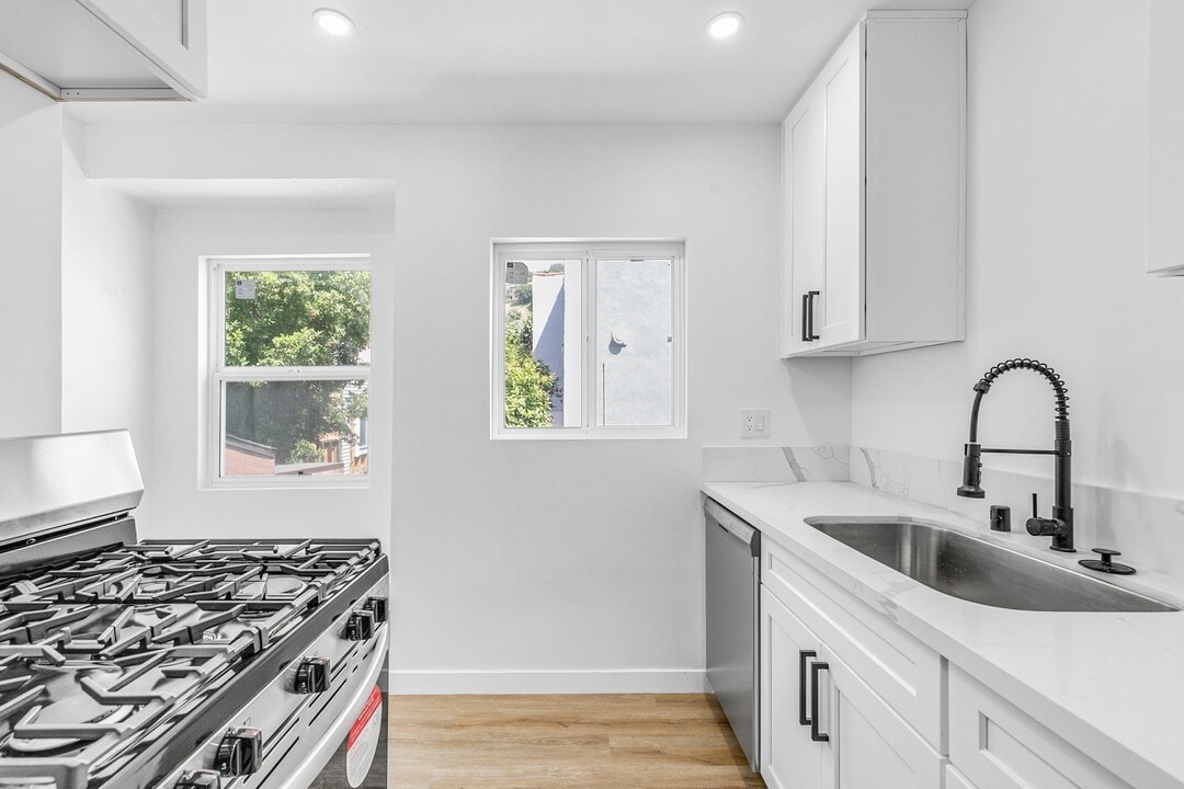 4021 Griffin Ave in Los Angeles, CA - Foto de edificio