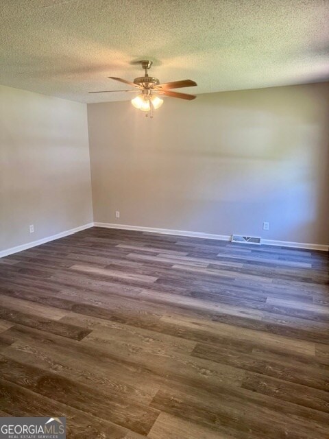 514 S Broad St in Toccoa, GA - Building Photo - Building Photo