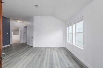 21565 Duke Alexander Dr in Kingwood, TX - Building Photo - Building Photo