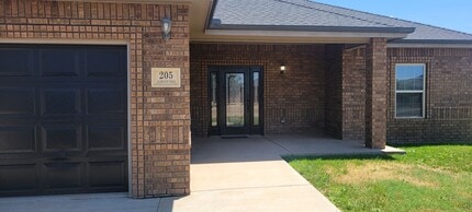 205 Almond Tree Ln in Clovis, NM - Building Photo - Building Photo