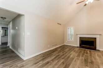 2740 Owens Dr in Marietta, GA - Building Photo - Building Photo