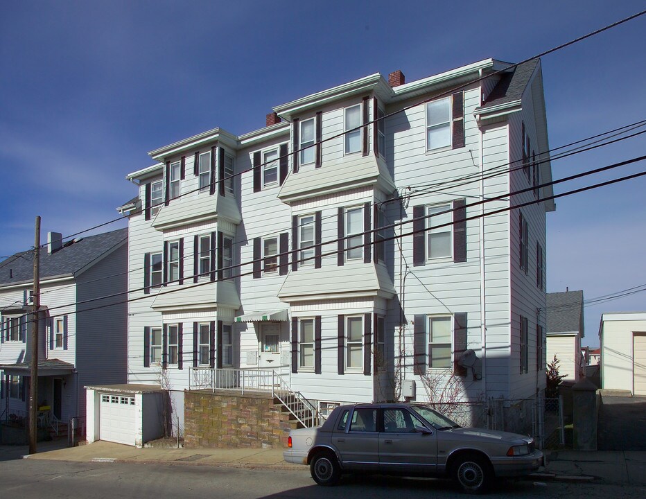 442-446 William St in Fall River, MA - Building Photo