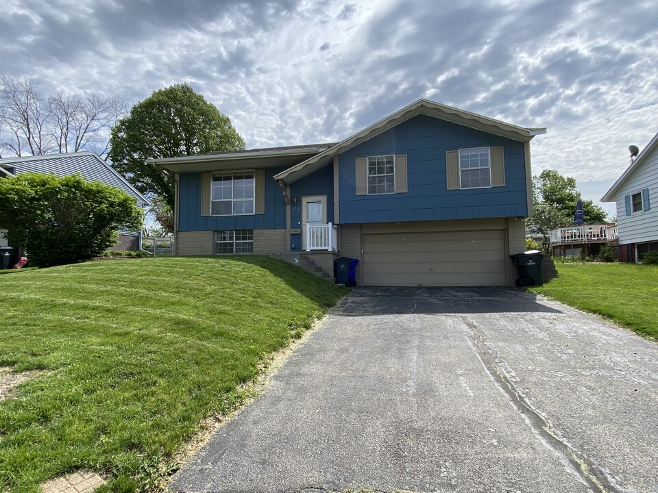 6514 Asbury Ln NE in Cedar Rapids, IA - Foto de edificio