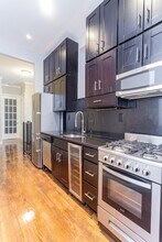 321 E 10th St, Unit 1E in New York, NY - Building Photo - Building Photo