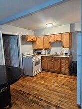 258 Larkin Ct in Stratford, CT - Building Photo - Building Photo