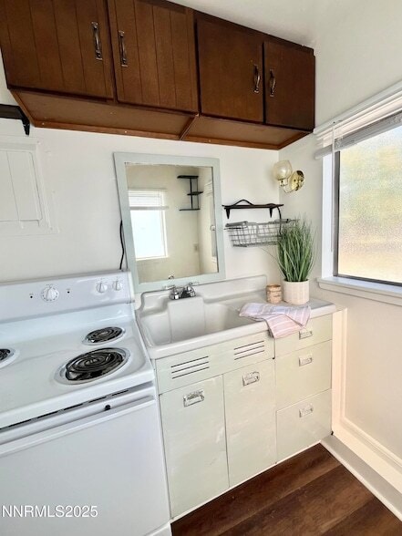 property at 1224 E St