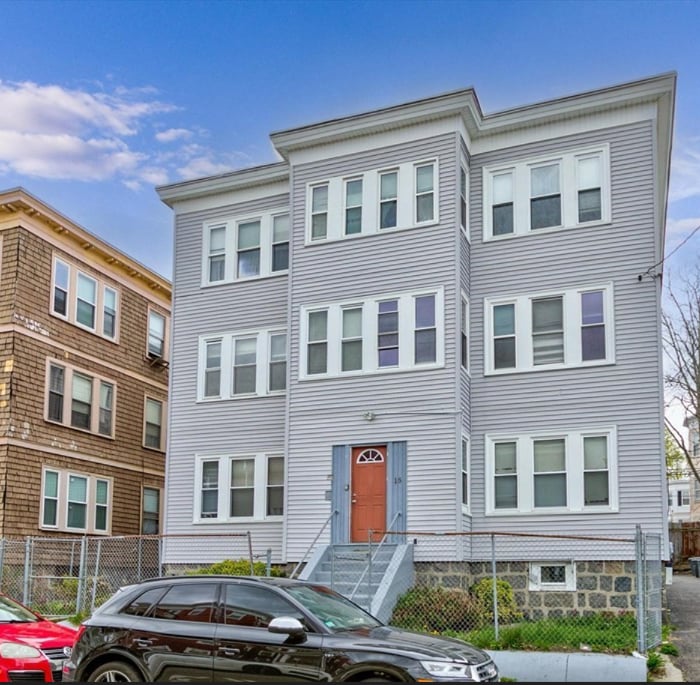 15 Mora St, Unit 15 Mora in Boston, MA - Foto de edificio