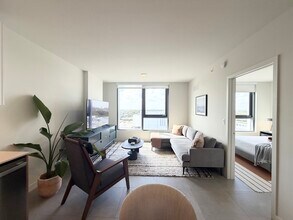 168 NW 30th St, Unit A1 in Miami, FL - Foto de edificio - Building Photo