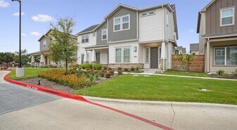 2600 N Lake Forest Dr in McKinney, TX - Building Photo