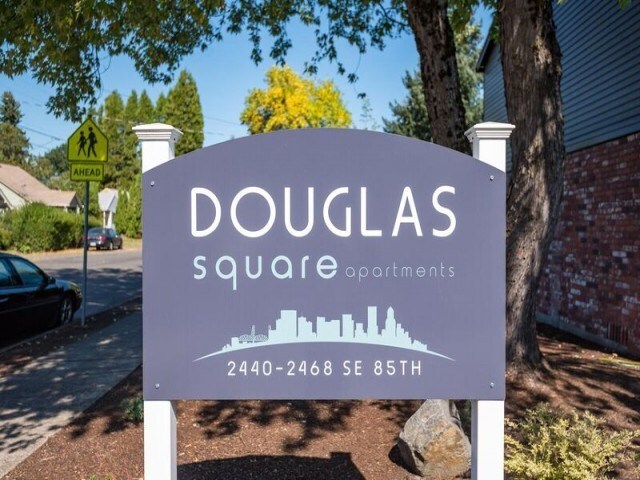#315 DOUGLAS SQUARE in Portland, OR - Foto de edificio