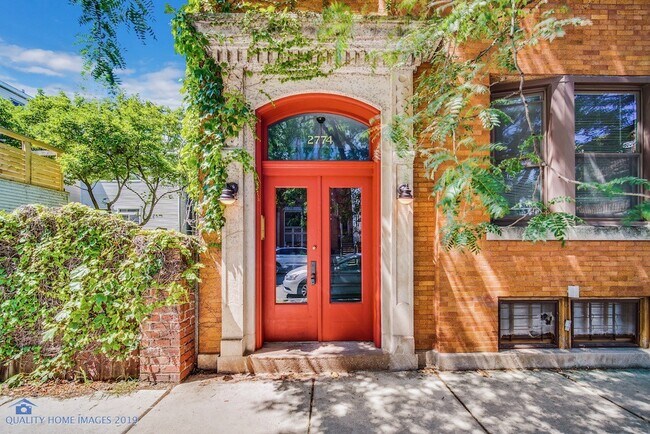 property at 2774 N Kenmore Ave