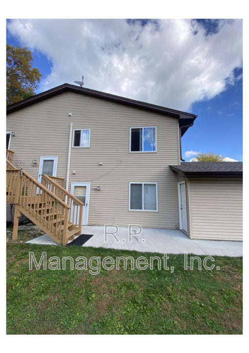 15280 Lesley Ln in Eden Prairie, MN - Building Photo