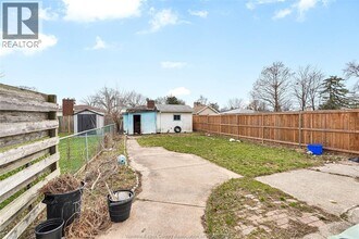 10349 Shenandoah Cres in Windsor, ON - Building Photo - Building Photo