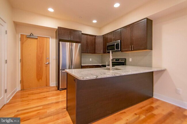 1242 Point Breeze Ave in Philadelphia, PA - Building Photo - Building Photo